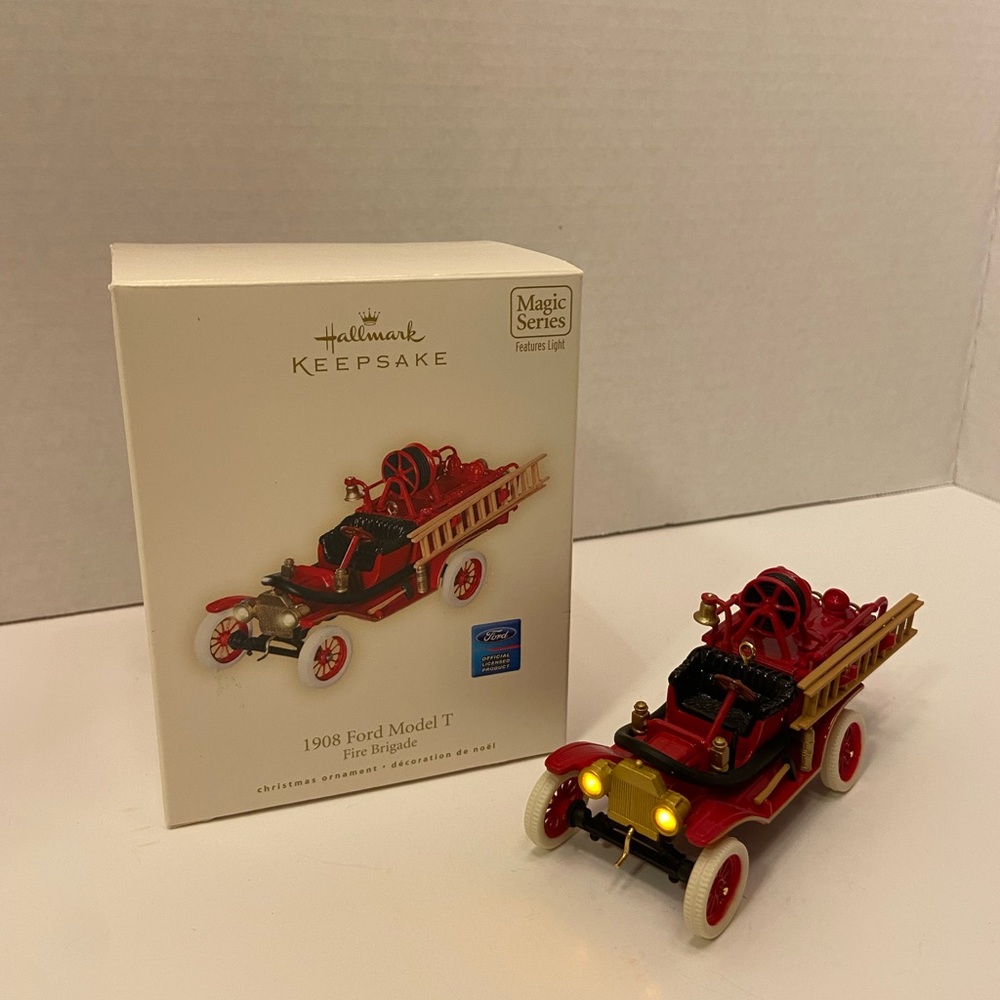 2008 Hallmark Kerpsake 1908 Ford Model T Fire Brigade